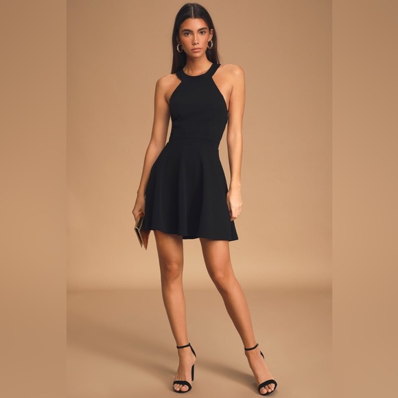 NWOT Lulu’s Keep Coming Back Backless Mini Dress - Picture 4 of 10